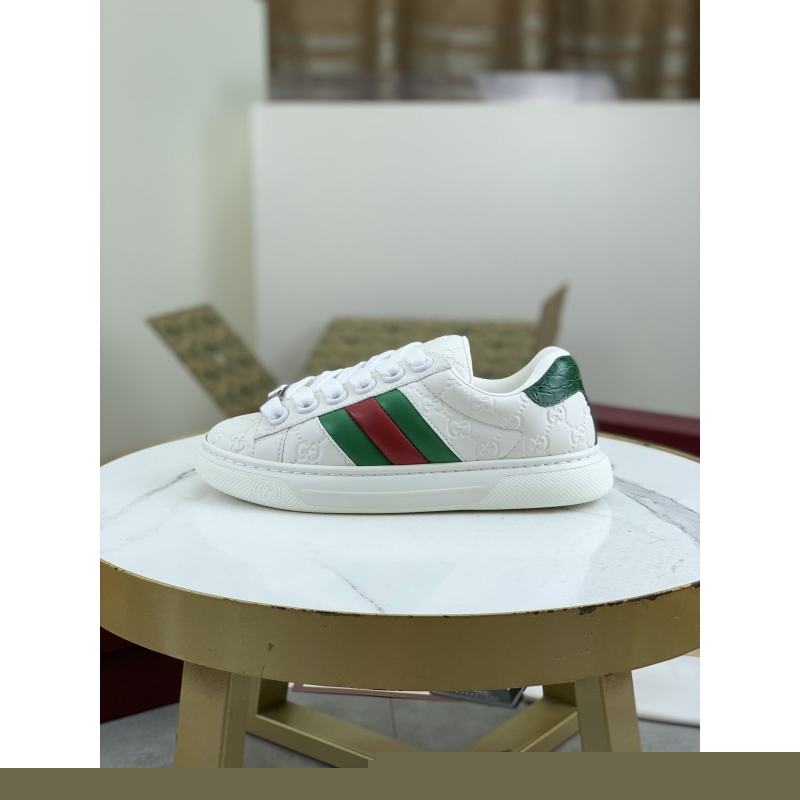 G*u*i casual shoes
